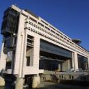 Des pantoufles jetées devant Bercy