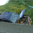 Une voiture chute d'un pont : un enfant gravement blessé