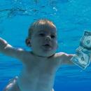 Le bébé sur la pochette de "Nevermind" porte plainte pour « pornographie infantile »