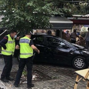 Une voiture a foncé sur deux terrasses de restaurants faisant plusieurs blessés dont au moins deux graves