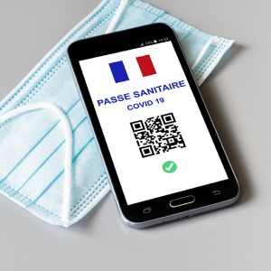 Le pass sanitaire reste maintenu pour le moment