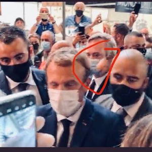 Emmanuel Macron victime d'un jet d'oeuf à Lyon VIDEO