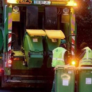 Un jeune éboueur gravement blessé hier