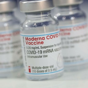 La Haute autorité de santé déconseille le vaccin de Moderna pour les moins de 30 ans en raison d'un possible risque accru de myocardites