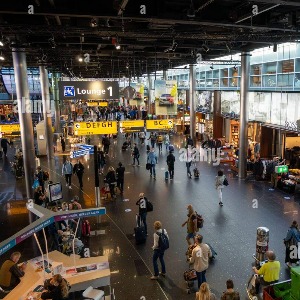 OMICRON 13 passagers positif au nouveau variant à l'aéroport  parmi les passagers qui ont atterri aux Pays-Bas