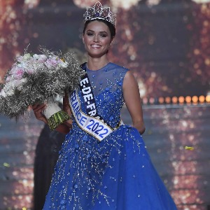 Miss France 2022 est Diane Leyre, Miss Île-de-France