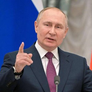 Ukraine : Vladimir Poutine fait un pas vers la guerre