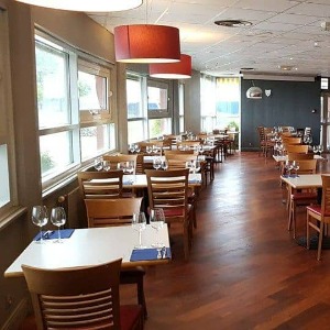 Le restaurant le Yacht club de dunkerque recherche plusieurs personnes