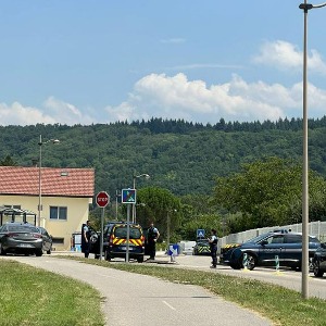 Un individu d'une vingtaine d'années, retranché depuis mardi soir, a été abattu par le GIGN après avoir tué 5 membres de sa famille, dont 3 enfants