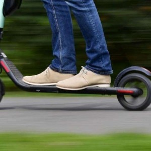 L'utilisateur d'une trottinette électrique contrôlé à... 63km/h !