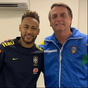 Neymar affiche son soutien à Jair Bolsonaro, le président brésilien d'extrême droite