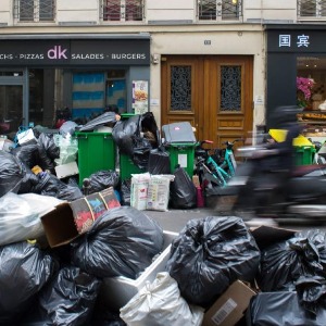 La grève des éboueurs reprend aujourd'hui à Paris