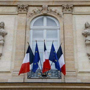 Les français et les élus appelés à se rassembler à 12h devant leur mairie