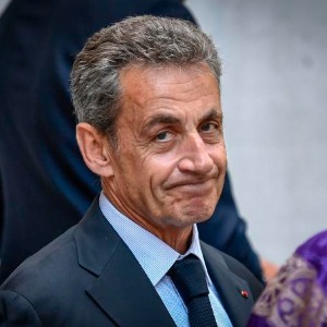 Nicolas Sarkozy porte plainte