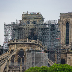 Emmanuel Macron sur le chantier de Notre Dame de Paris ce matin