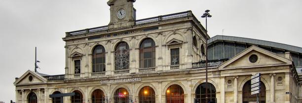 Une bouteille contenant de l'acide, un engin explosif artisanal lancé devant la gare Lille Flandre