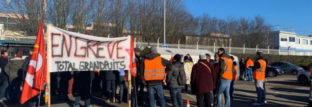 BLOCAGE DES RAFFINERIES  Vers une pénurie d'essence ?