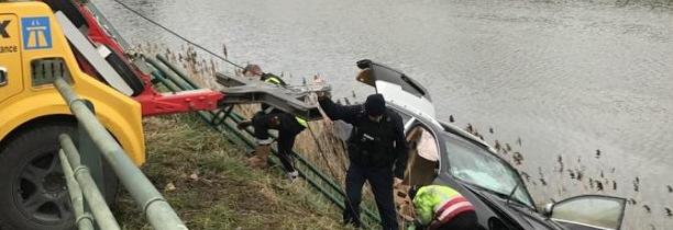 DUNKERQUE : une Porsche cayenne termine dans le canal  -1 mort -2 blessés