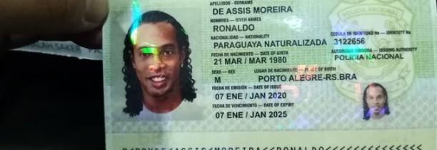 Ronaldinho arrêté au Paraguay avec un faux passeport