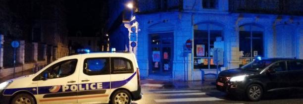 Nouvelle nuit de tensions, dans la métropole lilloise... 10 personnes et 2 bébés ont été transportés à l'hôpital de Roubaix