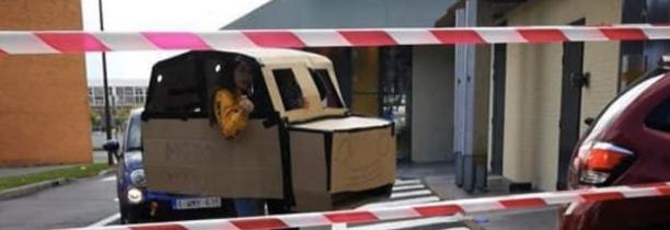 Belgique : Elles fabriquent une voiture en carton pour aller au McDonald's