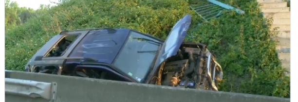 Une voiture chute d'un pont : un enfant gravement blessé