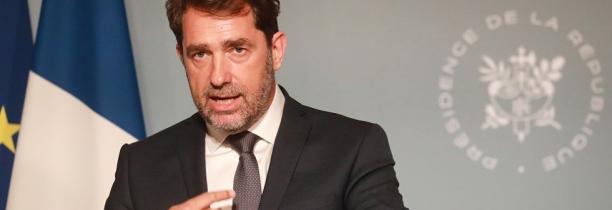 Messages racistes et sexistes de membres des forces de l'ordre sur Facebook : Christophe Castaner saisit la justice