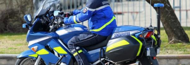 Un motard de la gendarmerie blessé, après voir été poussé à l'accident, hier à Verquin