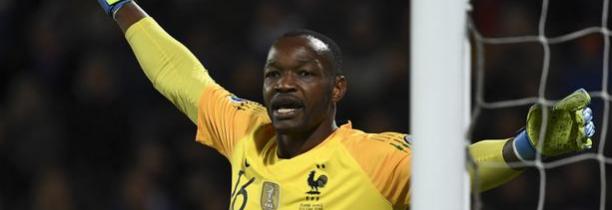 Steve Mandanda quitte le groupe de l'Equipe de France après avoir été testé positif au covid-19.