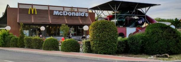 La colère d'un restaurateur en voyant la queue devant un McDonald's [VIDÉO]