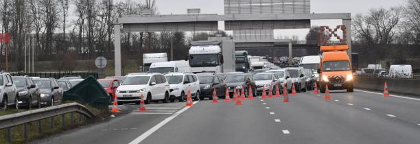 ACCIDENT A1 à Dourges  Ré-ouverture sur la voie de droite