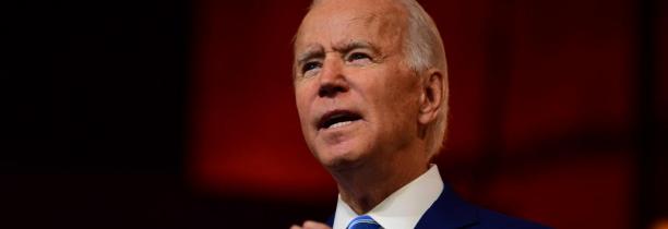 Joe Biden se fracture le pied