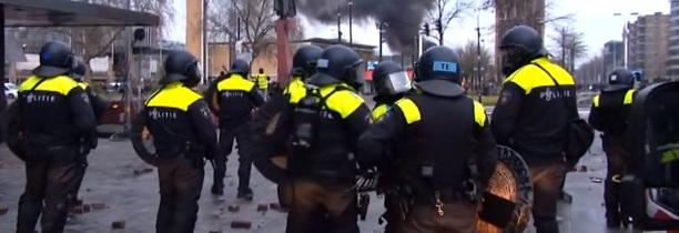 Chaos à Eindhoven aux Pays-Bas lors de manifestations