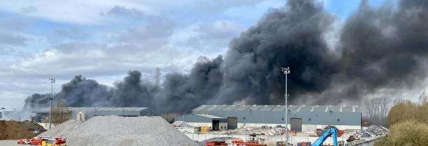 Halluin : Incendie sur le site industriel Galloo - 2000 m2 en fumée