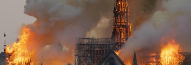 Emmanuel Macron sur le chantier de Notre-Dame de Paris aujourd'hui