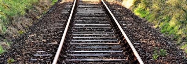 Des blocs de béton sur les rails entre Lille et Douai