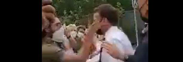 Emmanuel Macron giflé lors d'un déplacement dans la Drôme [VIDÉO]