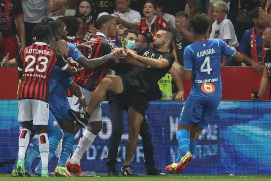 Six mois de prison ferme requis contre l'agresseur de Dimitri Payet lors de Nice - Marseille