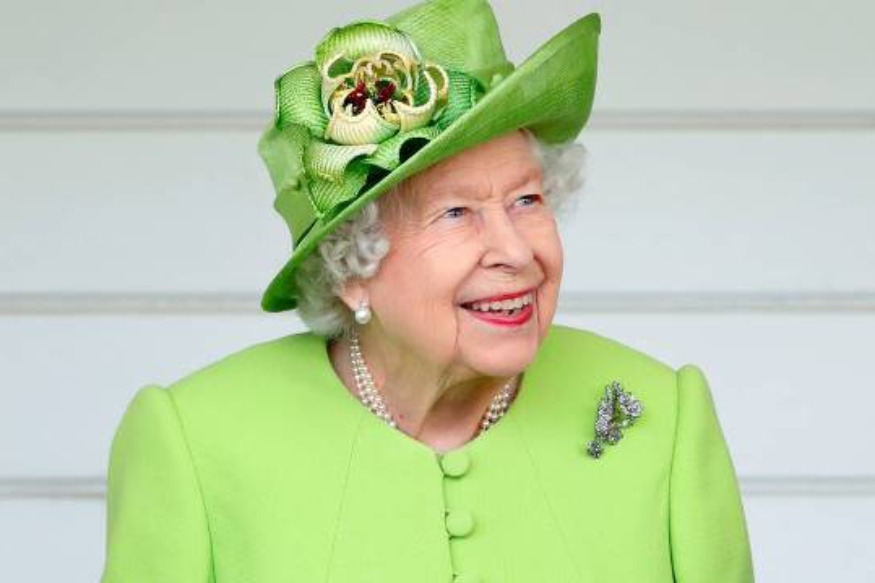 Elizabeth II reprend du service!