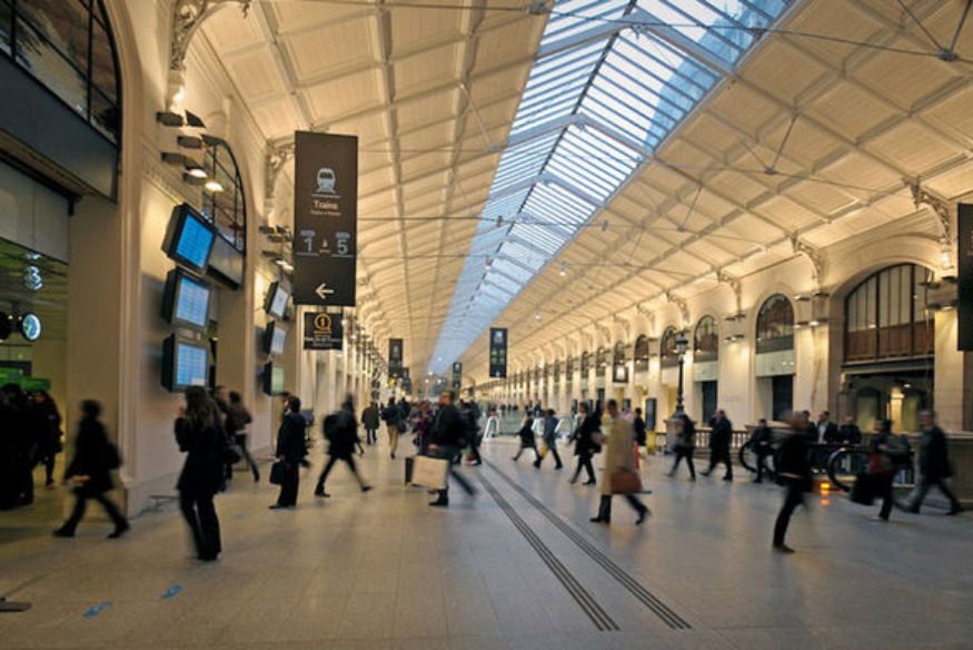 Gare Saint-Lazare à Paris : La sûreté ferroviaire ouvre le feu sur un homme qui brandissait un couteau aux cris de "Allahu Akbar"