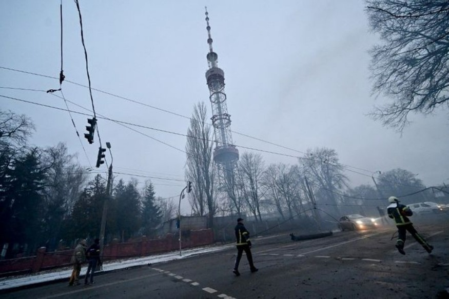 Cinq personnes tuées et cinq blessées dans une frappe russe contre la tour de télévision à Kiev