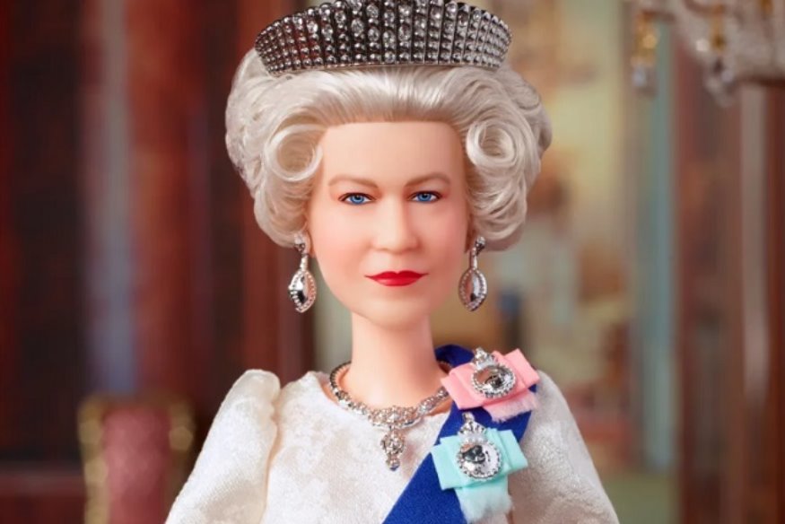 Mattel dévoile une Barbie à l'effigie de la Reine d'Angleterre