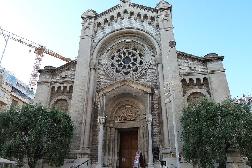 Nice : Un jeune homme est entré vers 10h dans l'église Saint-Pierre-d'Arène et a asséné plusieurs coups de couteau au prêtre