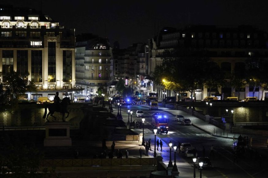 Paris : le policier qui avait tué 2 hommes sur le Pont Neuf a été mis en examen