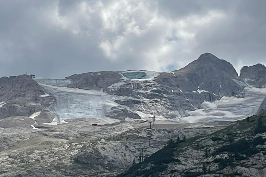 Un glacier s'est effondré dans les Alpes italiennes, faisant au moins cinq morts  VIDEO