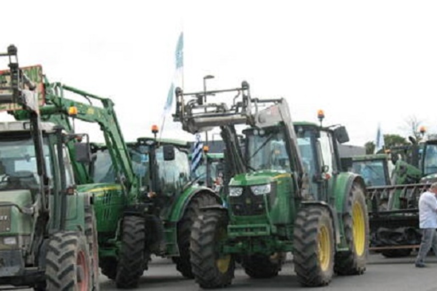 Des centaines de tracteurs convergent vers Paris