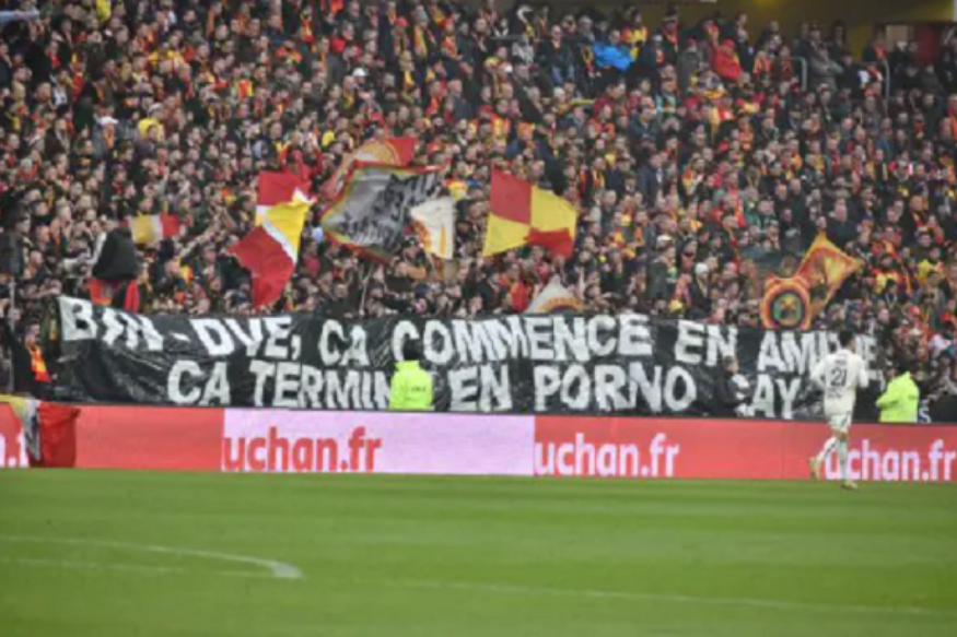 Banderoles insultantes : le RC Lens sanctionné