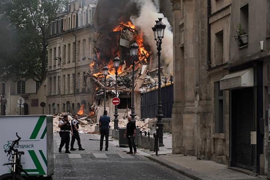 Explosion d'un immeuble à Paris hier