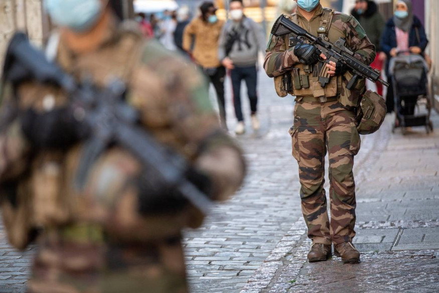 Un militaire de l'opération Sentinelle blessé à coup de couteau