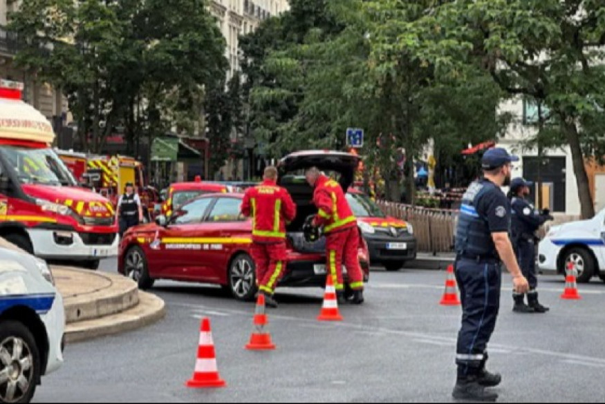 Un automobiliste fonce sur une terrasse à Paris : 1 mort